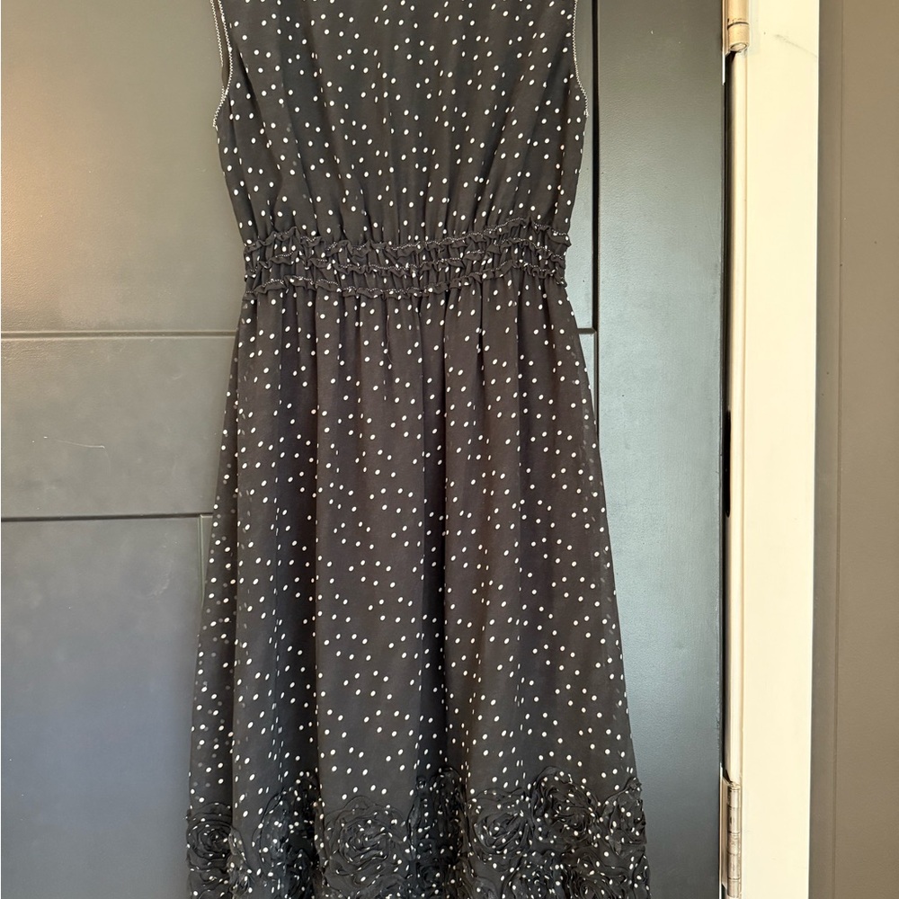 Elegant Black and Tan Dress - Picture 2 of 6